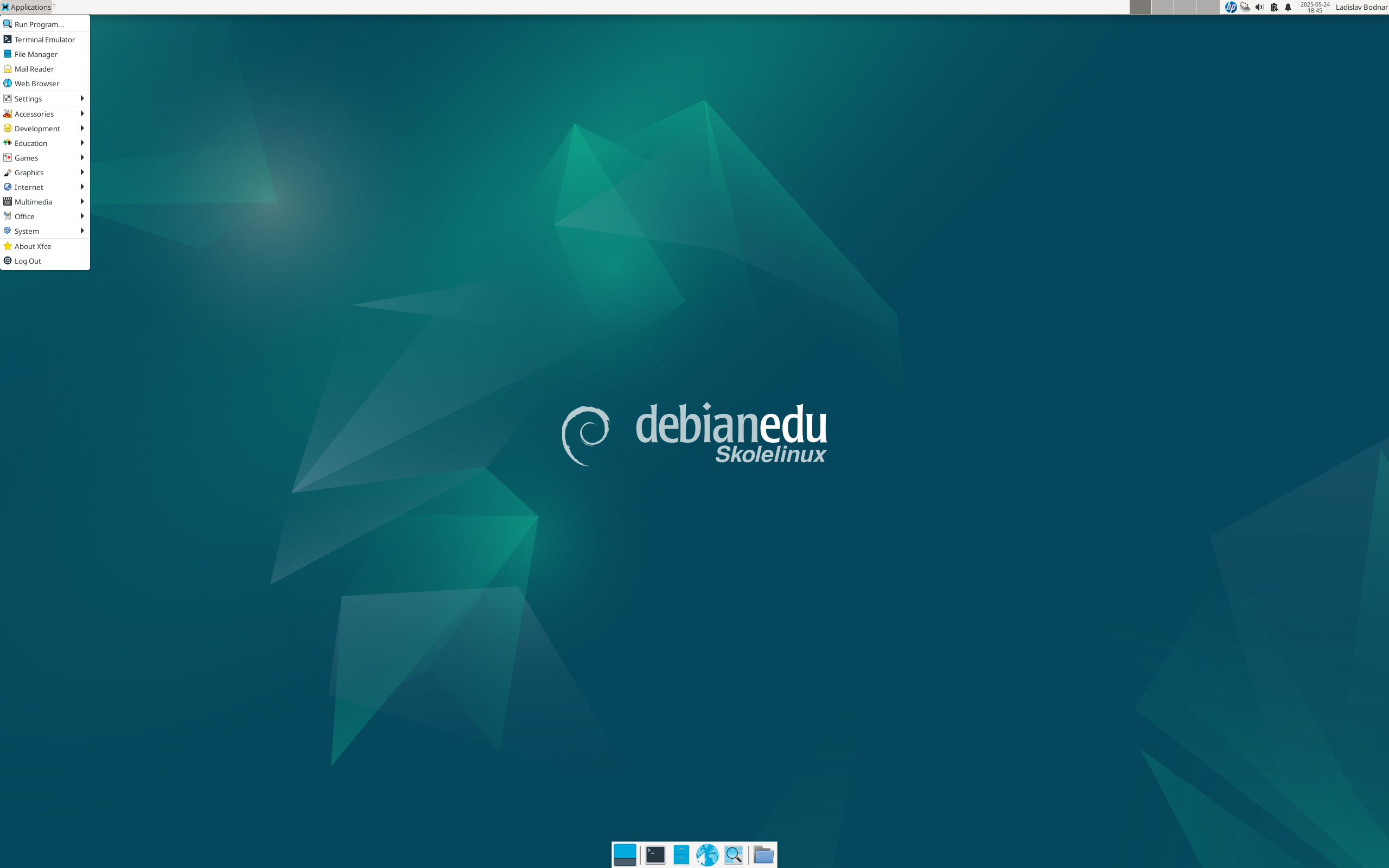 Debian Edu desktop screenshot: 12.11