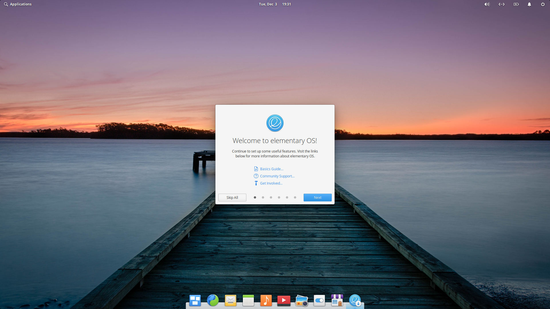 elementary desktop screenshot: 5.1 first run greeter