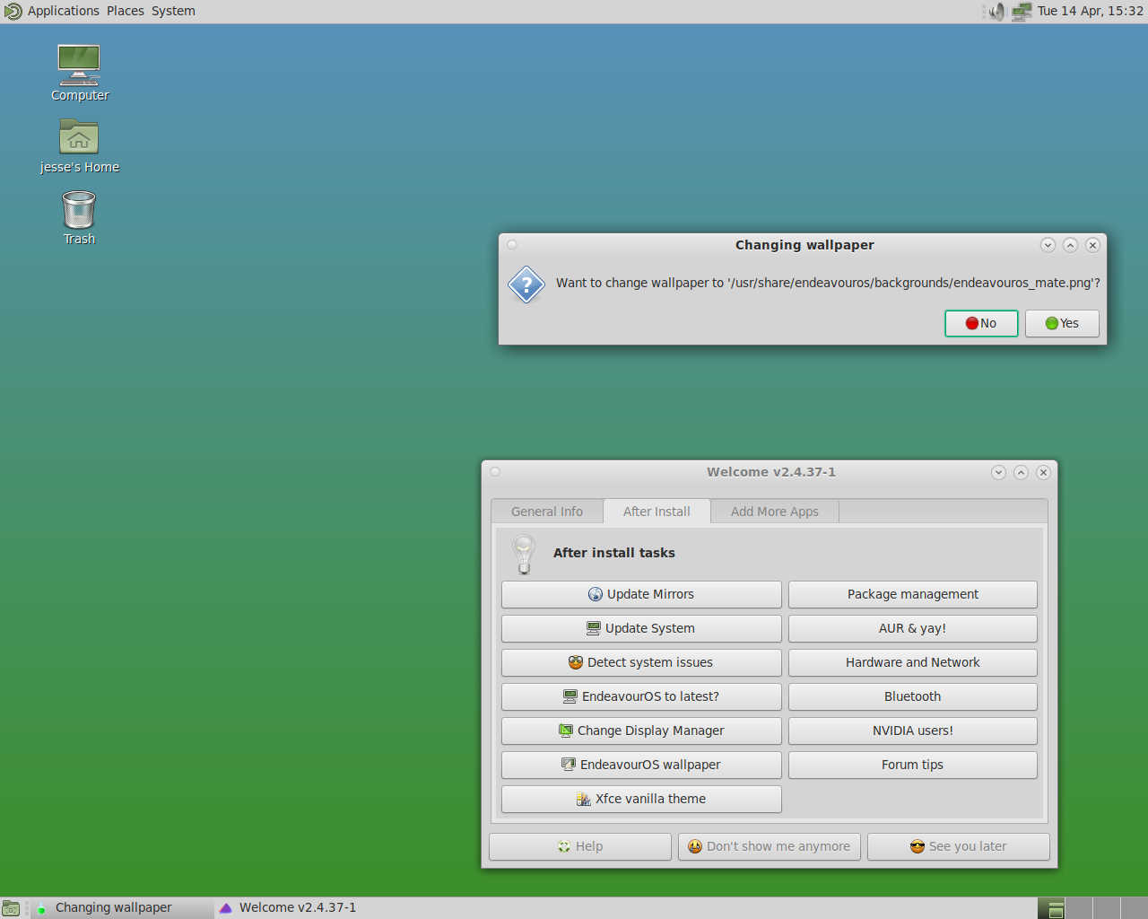 EndeavourOS desktop screenshot: 2020.04.11 first boot