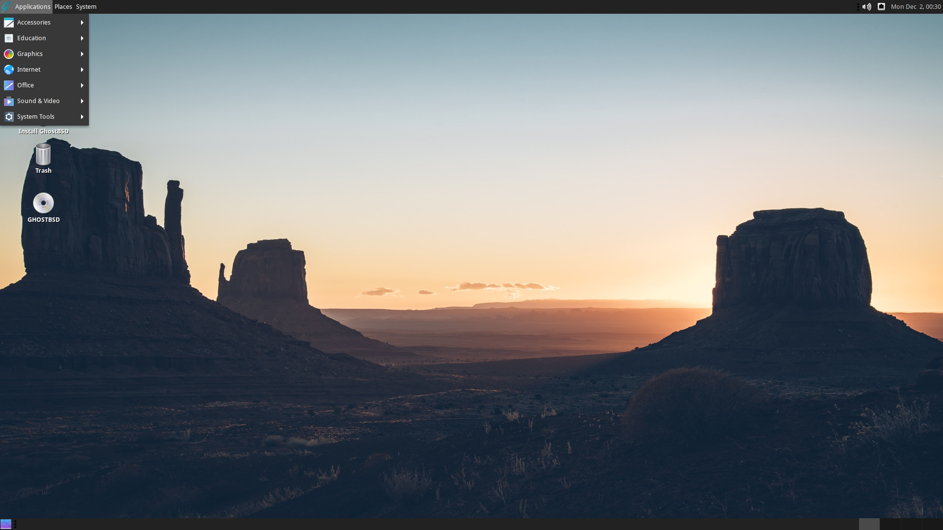 GhostBSD desktop screenshot: 19.10