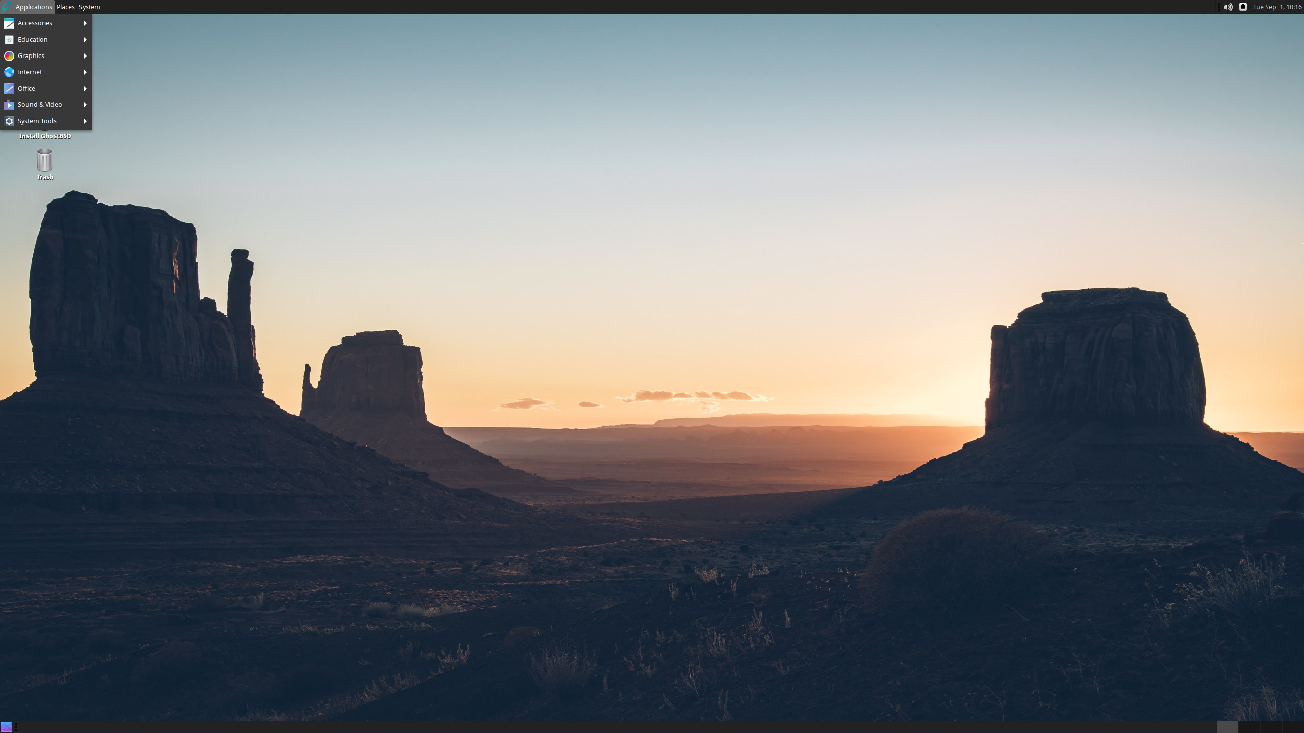 GhostBSD desktop screenshot: 20.08.04