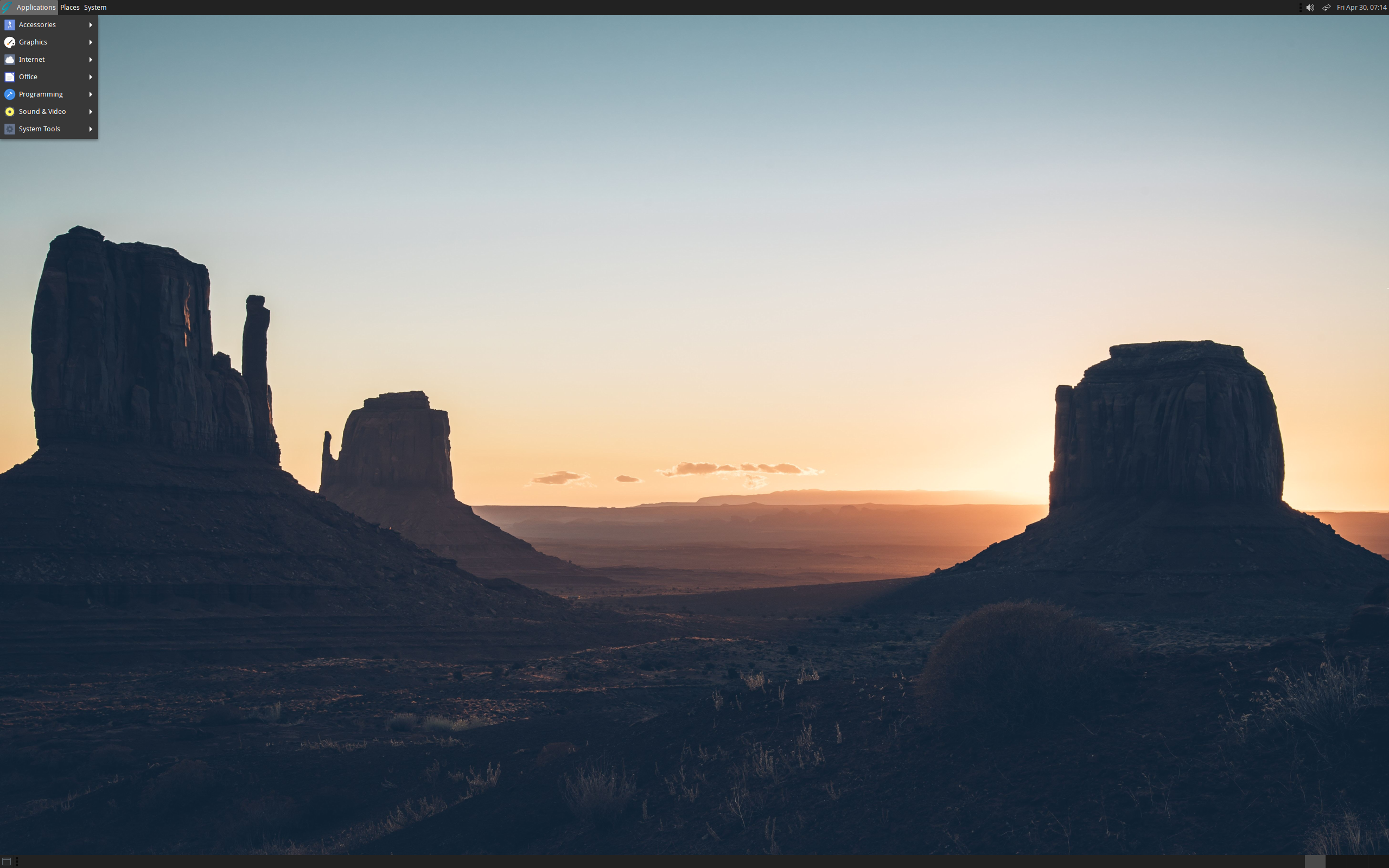 GhostBSD desktop screenshot: 21.04.27