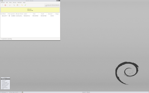 GParted desktop screenshot: Distribution overview