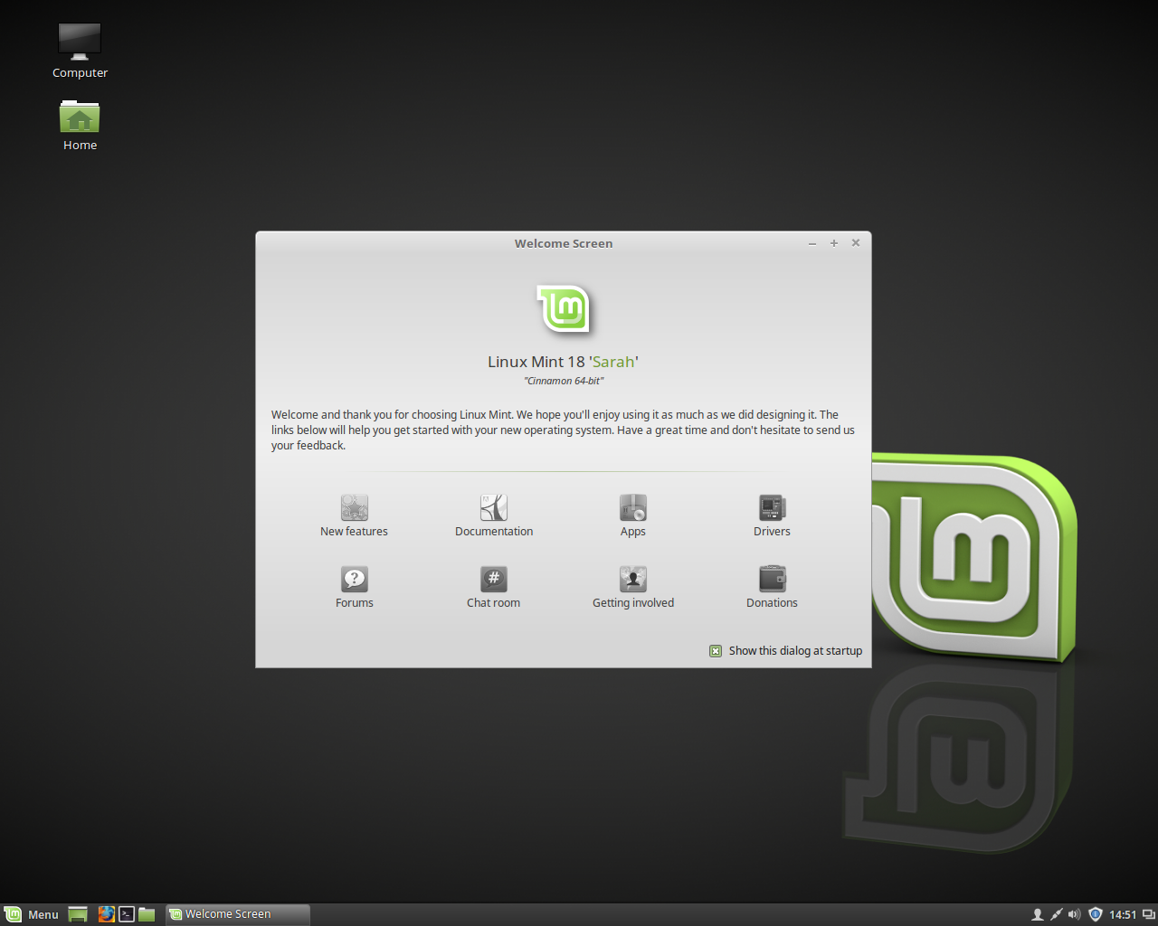 Linux Mint desktop screenshot: 18 welcome