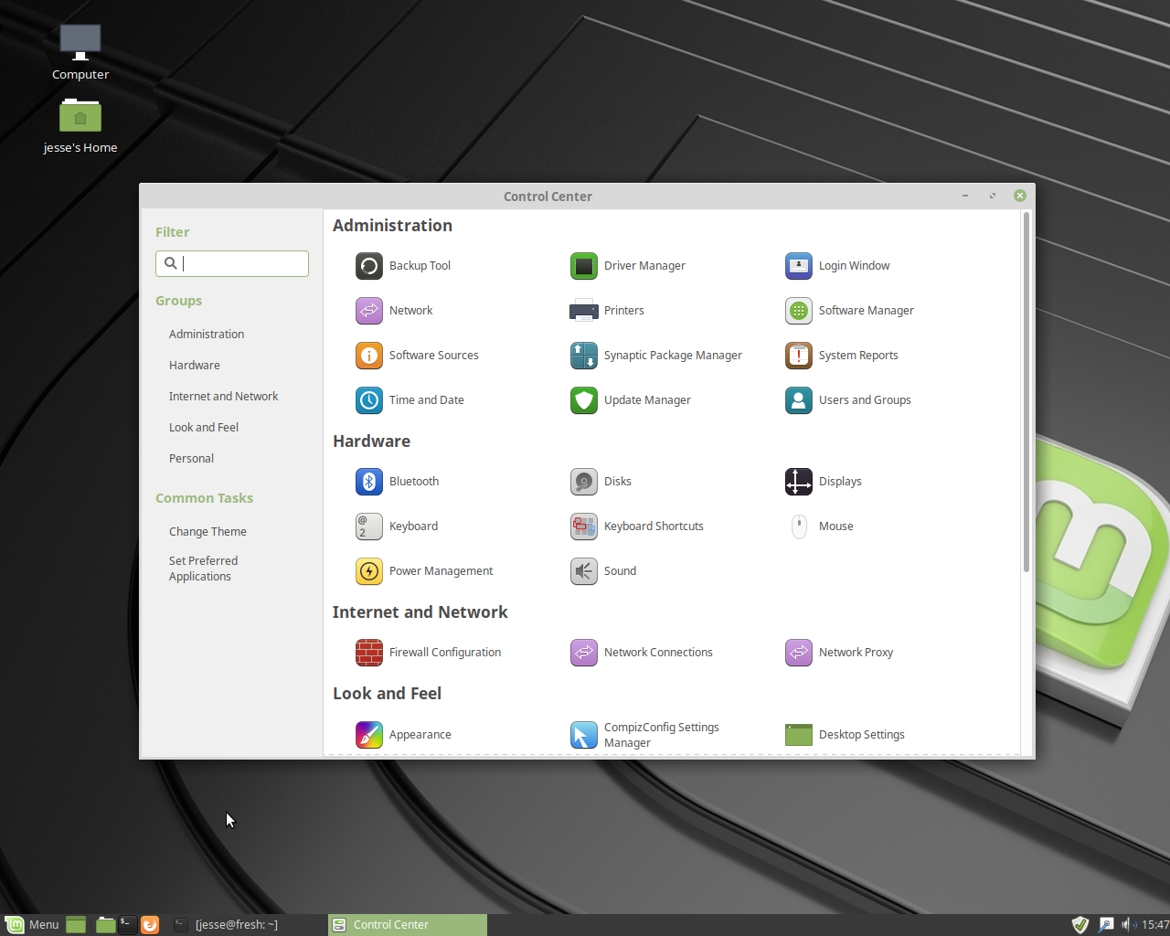 Linux Mint desktop screenshot: 19 settings