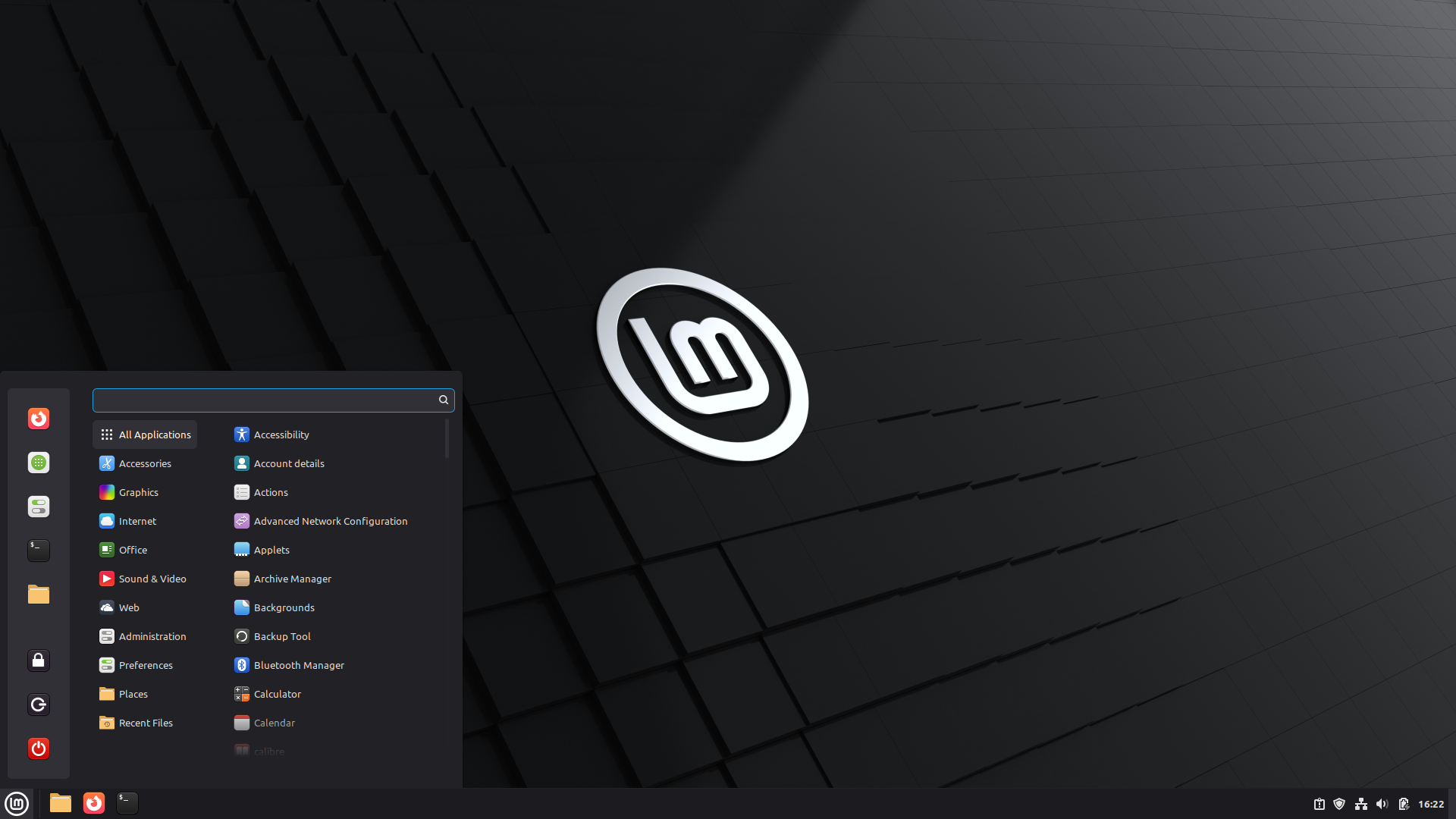 Linux Mint desktop screenshot: 7 lmde menu