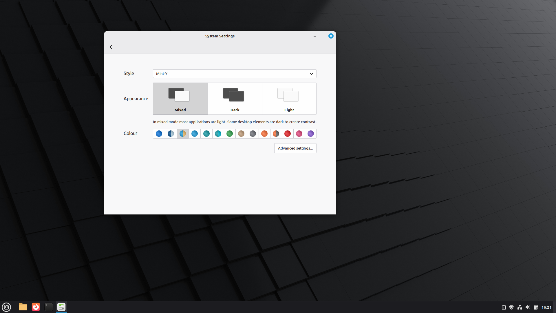 Linux Mint desktop screenshot: 7 lmde theme