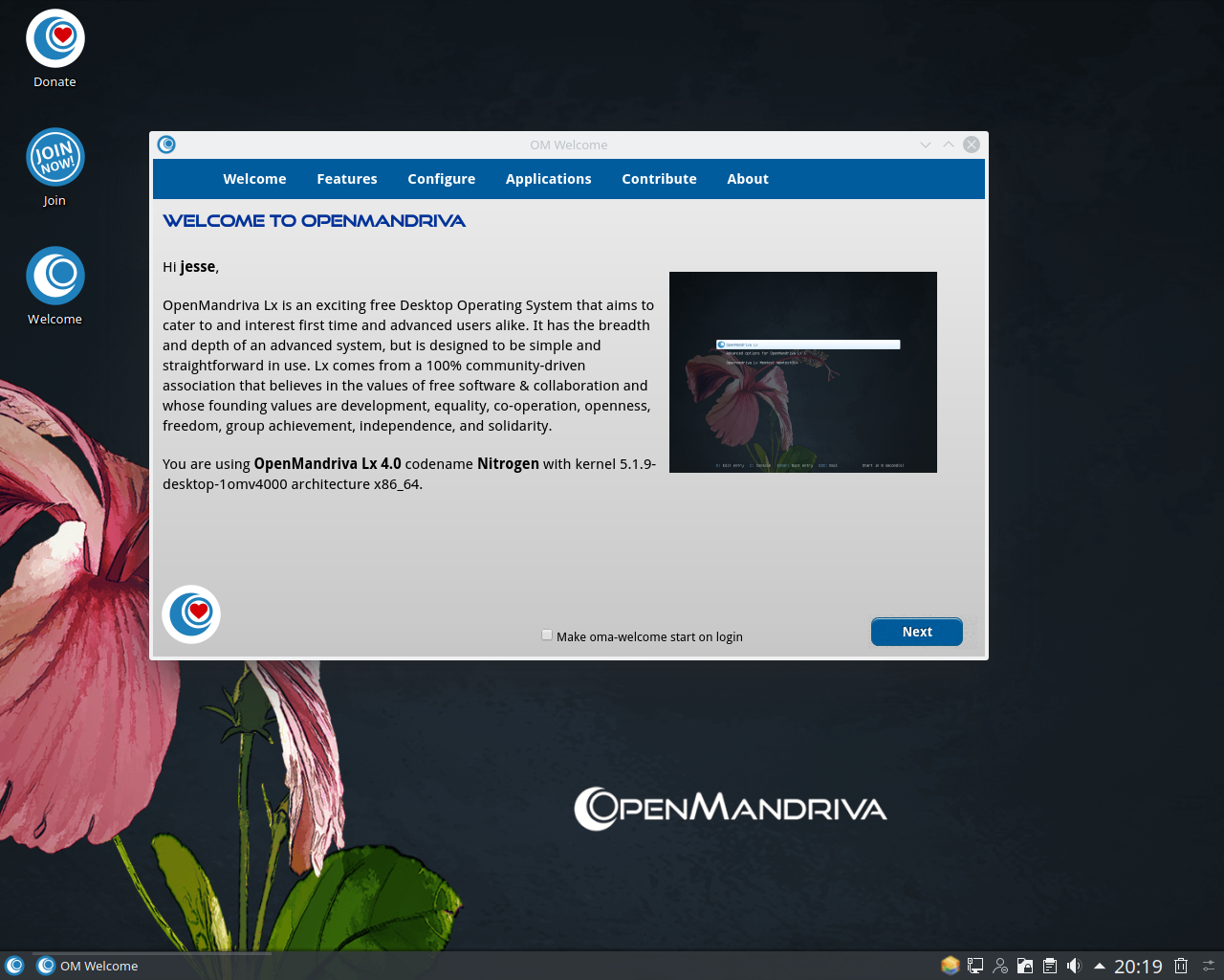 OpenMandriva desktop screenshot: 4.0 welcome