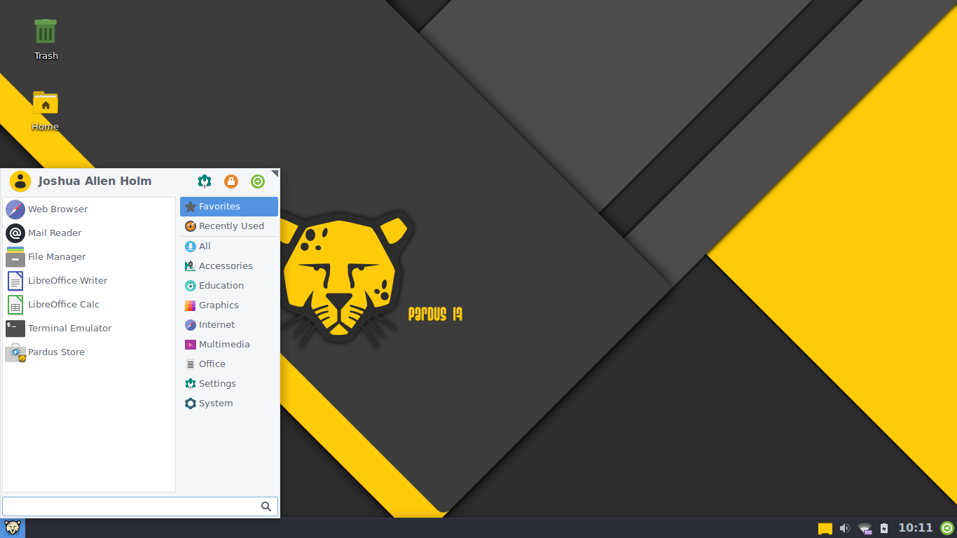 Pardus desktop screenshot: 17.5 xfce desktop with application menu