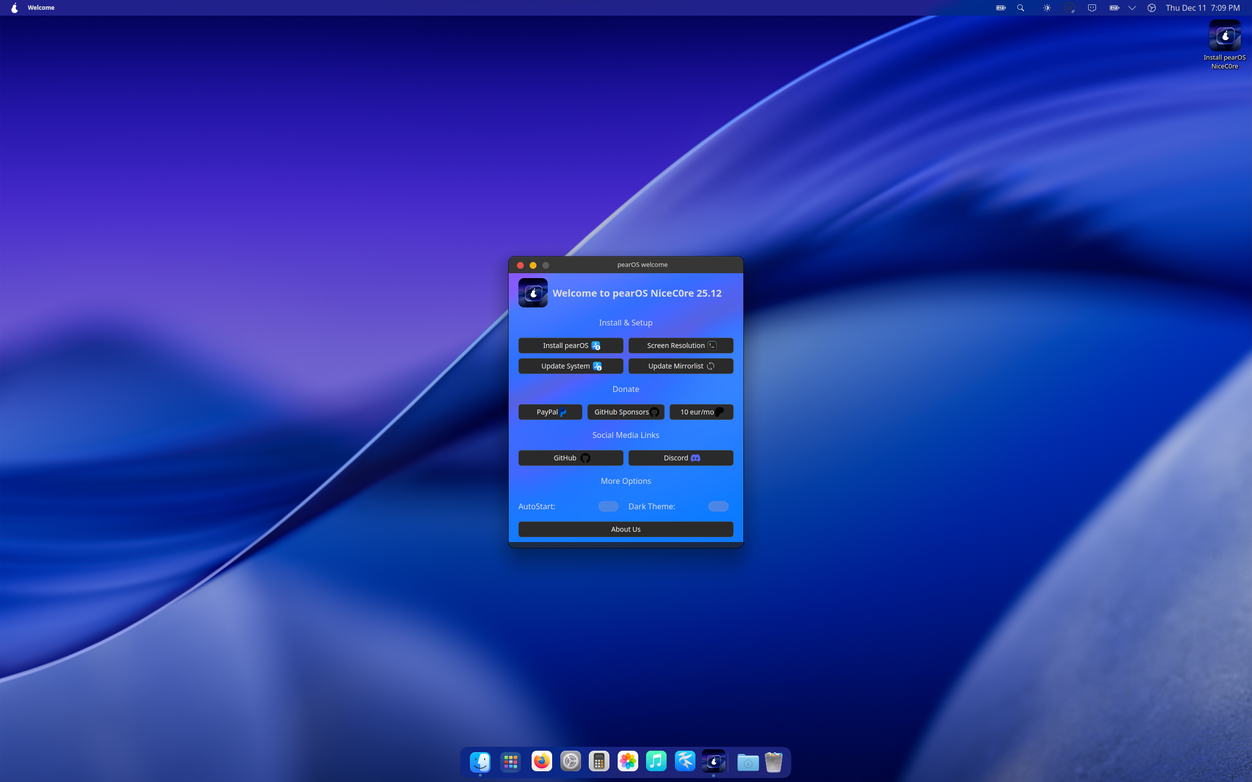 pearOS desktop screenshot: 2025.12
