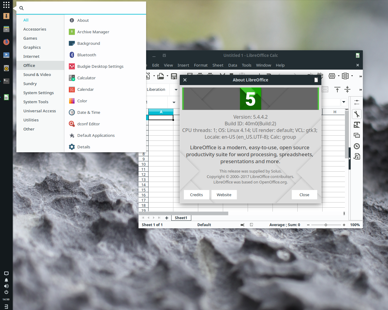 Solus desktop screenshot: 3 menu