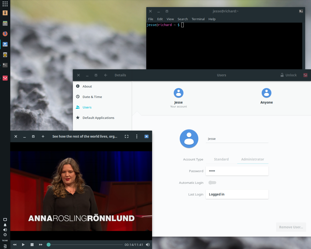 Solus desktop screenshot: 3 users