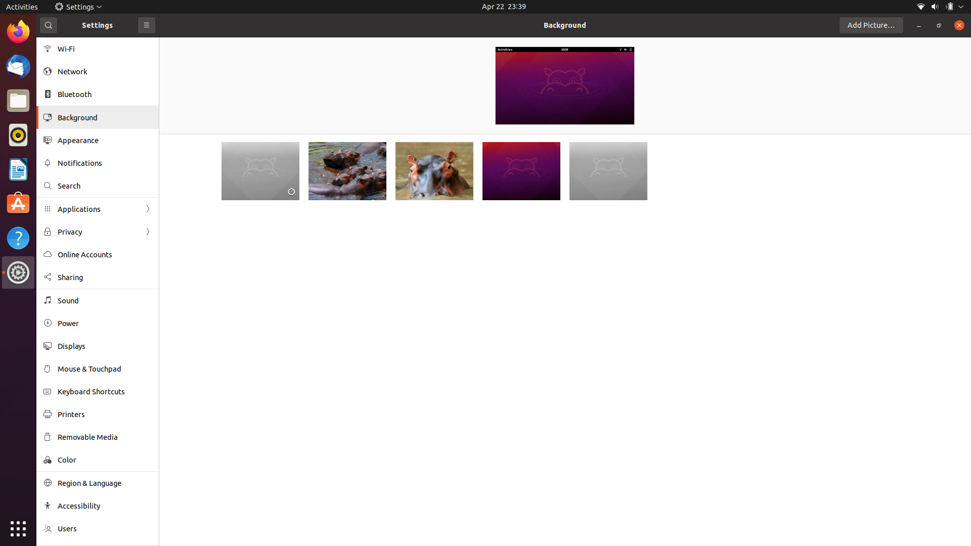 Ubuntu desktop screenshot: 21.04 desktop wallpapers